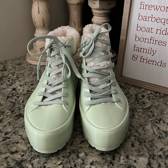 WOMENS 6 MELISSA SHOES FLUFFY SNEAKER – BOOT in GREEN (VERDE HORTELA) NWT - Picture 6 of 13